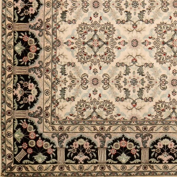 Hereke Oriental Rug 124 × 180 cm, Silk, White/Beige, hand-knotted — view 4
