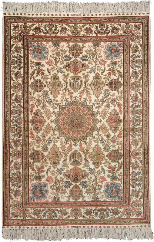 Hereke Oriental Rug 124 × 181 cm, Silk, hand-knotted, antique Hereke Oriental Rug 124 × 181 cm, Silk, hand-knotted, antique