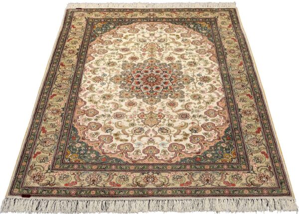 Hereke Oriental Rug 126 × 186 cm, Silk, White/Beige, hand-knotted — view 2