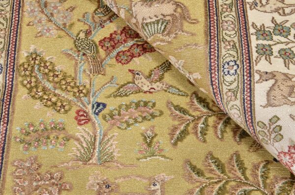 Hereke Oriental Rug 126 × 186 cm, Silk, White/Beige, hand-knotted — view 5