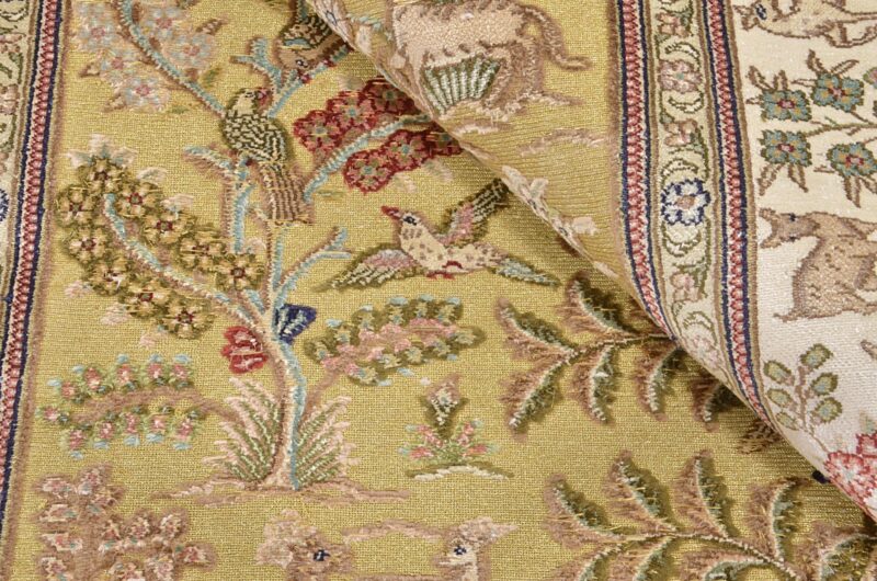 Hereke Oriental Rug 126 × 186 cm, Silk, White/Beige, hand-knotted — view 5