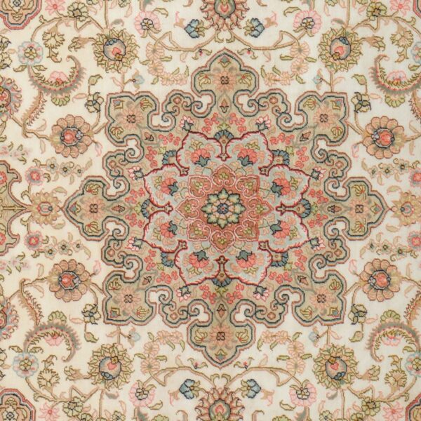 Hereke Oriental Rug 126 × 186 cm, Silk, White/Beige, hand-knotted — view 3