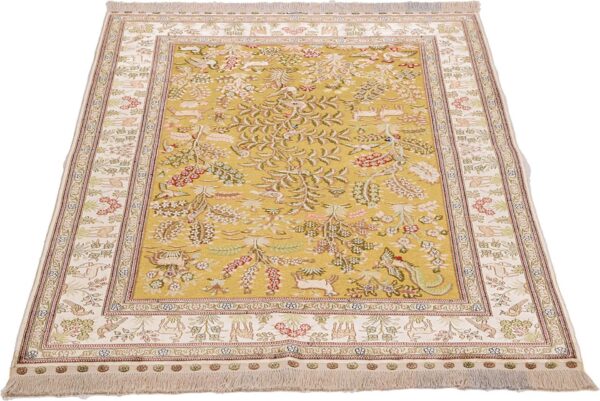 Hereke Oriental Rug 126 × 186 cm, Silk, White/Beige, hand-knotted — view 3