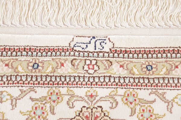 Hereke Oriental Rug 126 × 189 cm, Silk, hand-knotted — view 6
