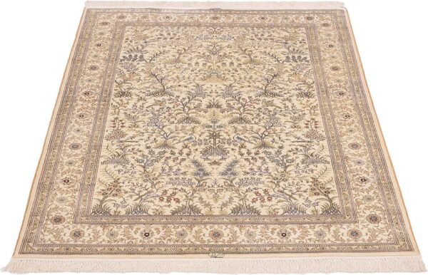 Hereke Oriental Rug 126 × 189 cm, Silk, hand-knotted — view 2