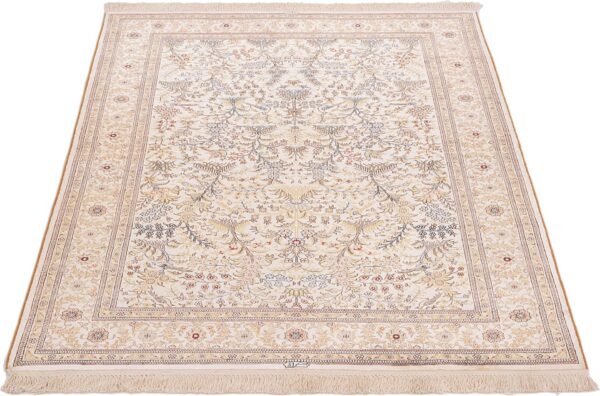 Hereke Oriental Rug 126 × 189 cm, Silk, hand-knotted — view 3