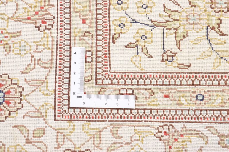 Hereke Oriental Rug 126 × 189 cm, Silk, hand-knotted — view 4