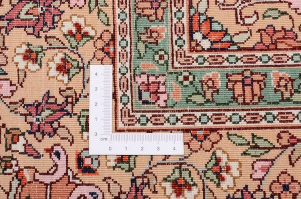 Hereke Oriental Rug 128 × 189 cm, Silk, hand-knotted, exclusive — view 3 Hereke Oriental Rug 128 × 189 cm, Silk, hand-knotted, exclusive — view 3