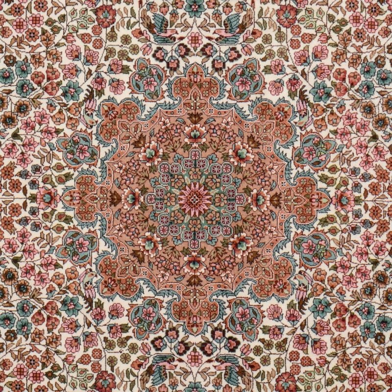 Hereke Oriental Rug 128 × 191 cm, Silk, hand-knotted — view 4 Hereke Oriental Rug 128 × 191 cm, Silk, hand-knotted — view 4