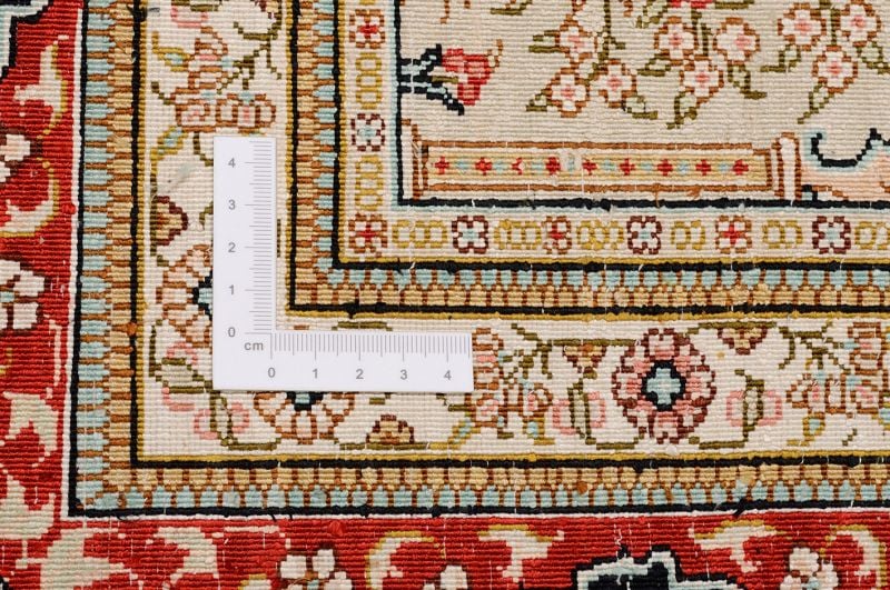 Hereke Oriental Rug 139 × 200 cm, Wool, hand-knotted — view 3