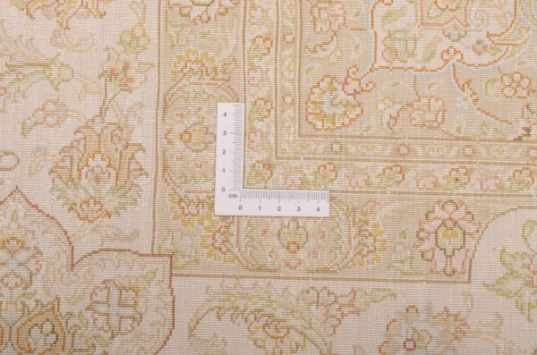 Hereke Oriental Rug 170 × 240 cm, Silk, hand-knotted — view 3