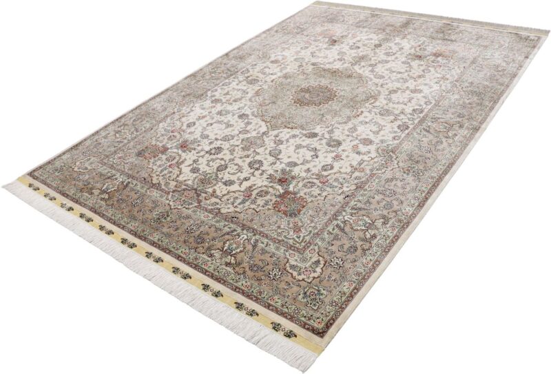 Hereke Oriental Rug 171 × 243 cm, Silk, hand-knotted — view 3