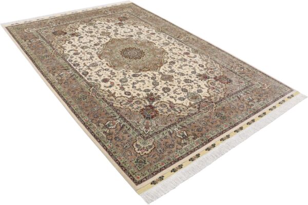 Hereke Oriental Rug 171 × 243 cm, Silk, hand-knotted — view 4