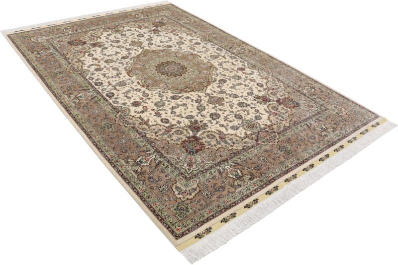 Hereke Oriental Rug 171 × 243 cm, Silk, hand-knotted — view 4