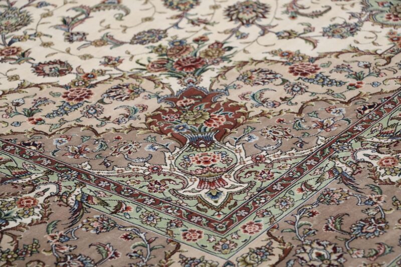 Hereke Oriental Rug 171 × 243 cm, Silk, hand-knotted — view 5