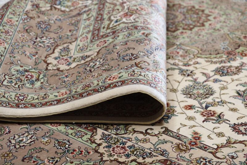 Hereke Oriental Rug 171 × 243 cm, Silk, hand-knotted — view 10