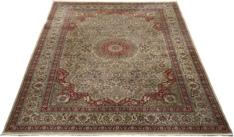Hereke Oriental Rug 179 × 244 cm, Silk, hand-knotted — view 2