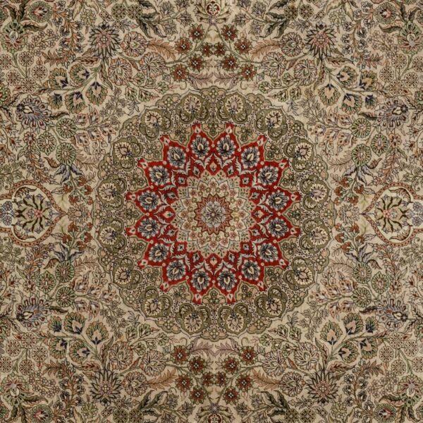 Hereke Oriental Rug 179 × 244 cm, Silk, hand-knotted — view 4