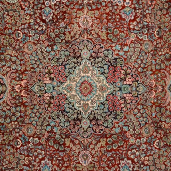 Hereke Oriental Rug 220 × 311 cm, Silk, hand-knotted — view 4