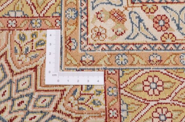 Hereke Oriental Rug 270 × 365 cm, Silk, hand-knotted — view 3