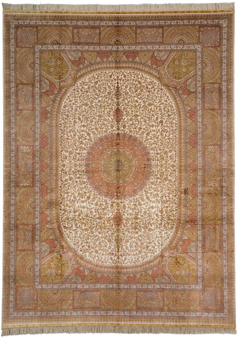 Hereke Oriental Rug 270 × 365 cm, Silk, hand-knotted