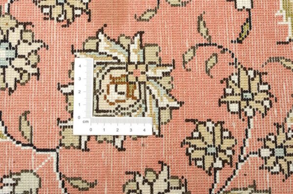 Hereke Oriental Rug 275 × 360 cm, Silk, hand-knotted — view 3