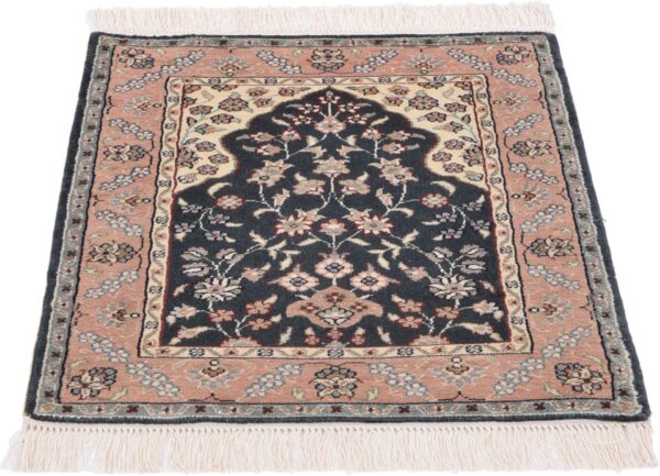 Hereke Oriental Rug 43 × 58 cm, Silk, hand-knotted — view 2 Hereke Oriental Rug 43 × 58 cm, Silk, hand-knotted — view 2
