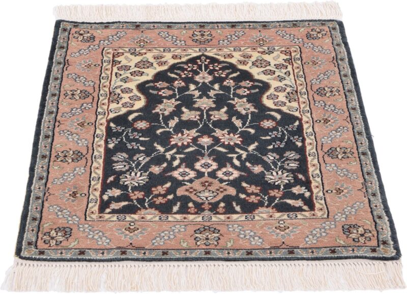Hereke Oriental Rug 43 × 58 cm, Silk, hand-knotted — view 2 Hereke Oriental Rug 43 × 58 cm, Silk, hand-knotted — view 2