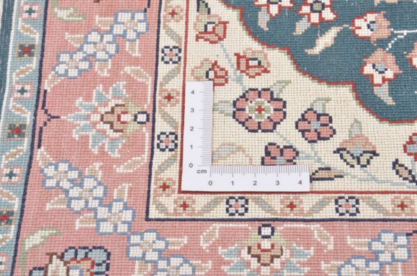 Hereke Oriental Rug 43 × 58 cm, Silk, hand-knotted — view 3 Hereke Oriental Rug 43 × 58 cm, Silk, hand-knotted — view 3