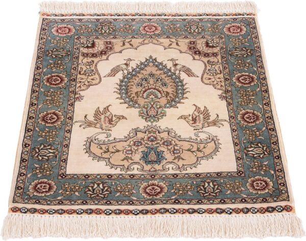 Hereke Oriental Rug 46 × 61 cm, Silk, White/Beige, hand-knotted — view 2 Hereke Oriental Rug 46 × 61 cm, Silk, White/Beige, hand-knotted — view 2