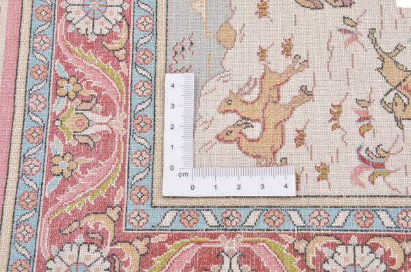 Hereke Oriental Rug 46 × 61 cm, Silk, White/Beige, hand-knotted — view 3