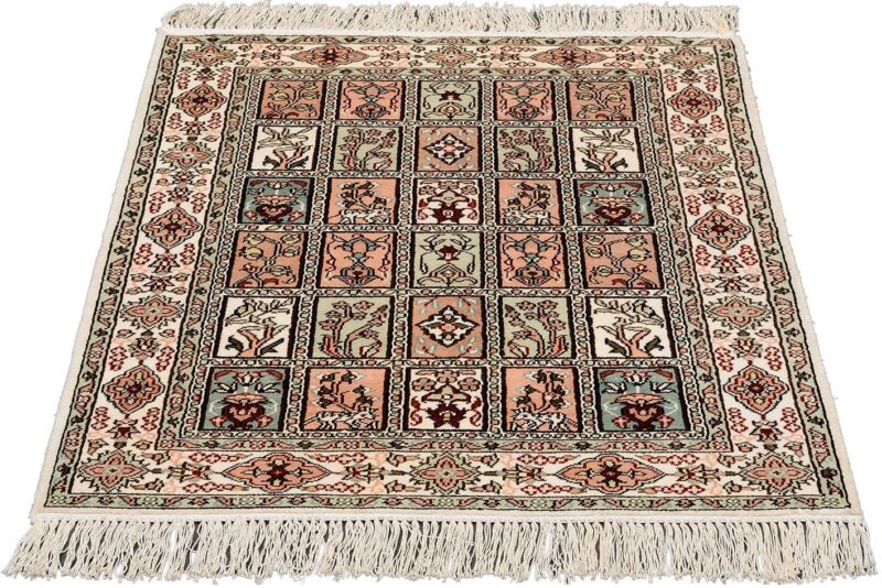 Hereke Oriental Rug 61 × 91 cm, Silk, hand-knotted — view 2