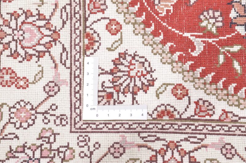 Hereke Oriental Rug 61 × 91 cm, Silk, hand-knotted, exclusive — view 3