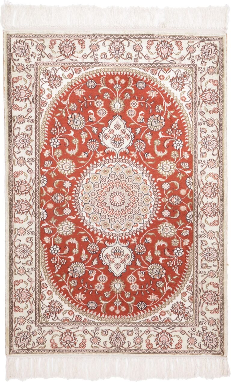 Hereke Oriental Rug 61 × 91 cm, Silk, hand-knotted, exclusive