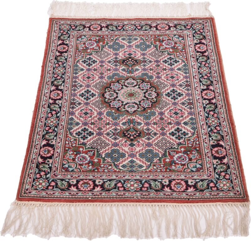 Hereke Oriental Rug 61 × 92 cm, Silk, hand-knotted — view 2 Hereke Oriental Rug 61 × 92 cm, Silk, hand-knotted — view 2