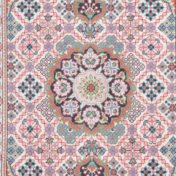 Hereke Oriental Rug 61 × 92 cm, Silk, hand-knotted — view 4 Hereke Oriental Rug 61 × 92 cm, Silk, hand-knotted — view 4