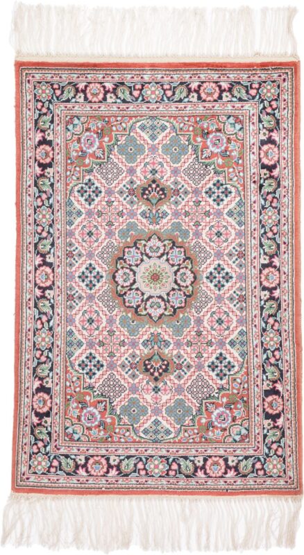 Hereke Oriental Rug 61 × 92 cm, Silk, hand-knotted Hereke Oriental Rug 61 × 92 cm, Silk, hand-knotted