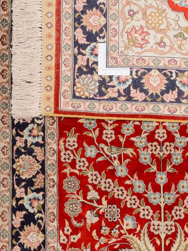 Hereke Oriental Rug 62 × 91 cm, Silk, hand-knotted, very fine — view 3