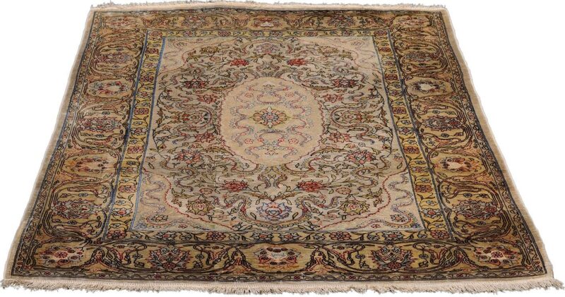 Hereke Oriental Rug 76 × 103 cm, Silk, hand-knotted, antique — view 2 Hereke Oriental Rug 76 × 103 cm, Silk, hand-knotted, antique — view 2