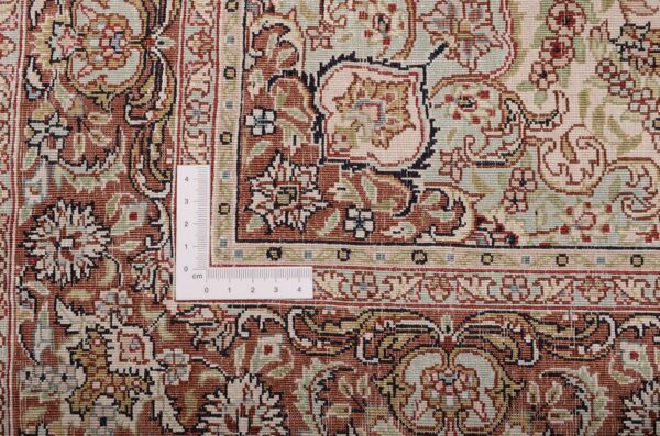 Hereke Oriental Rug 76 × 122 cm, Silk, White/Beige, hand-knotted — view 3