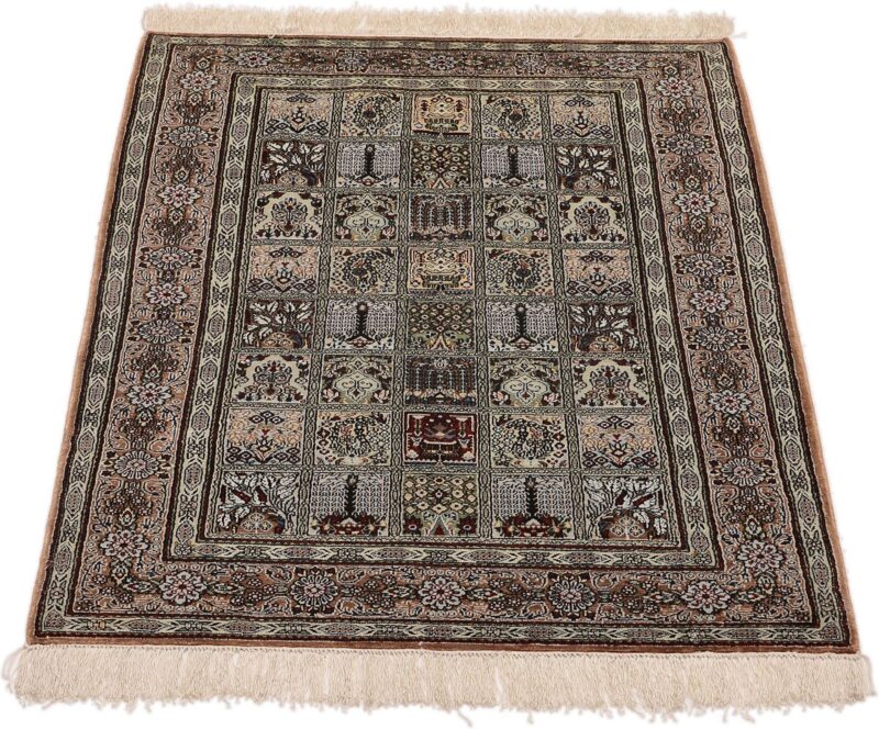 Hereke Oriental Rug 77 × 118 cm, Silk, hand-knotted — view 2