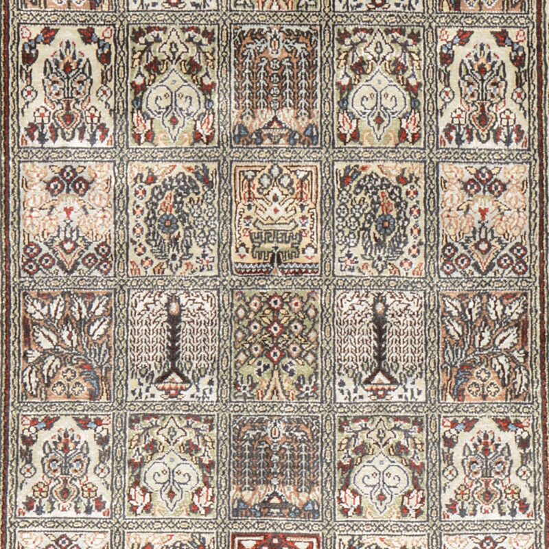 Hereke Oriental Rug 77 × 118 cm, Silk, hand-knotted — view 4