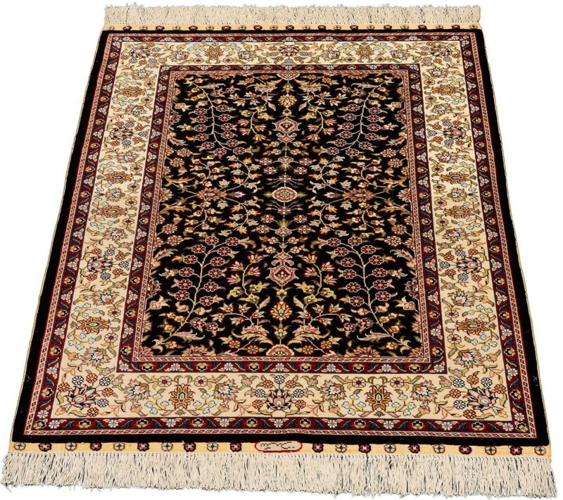 Hereke Oriental Rug 77 × 123 cm, Silk, hand-knotted — view 2 Hereke Oriental Rug 77 × 123 cm, Silk, hand-knotted — view 2