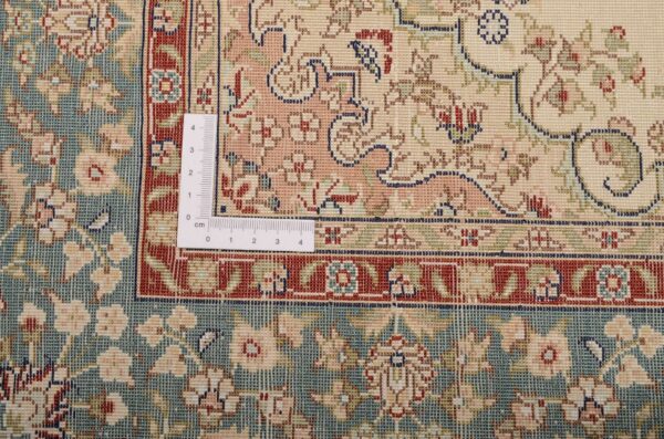 Hereke Oriental Rug 78 × 118 cm, Silk, hand-knotted — view 3
