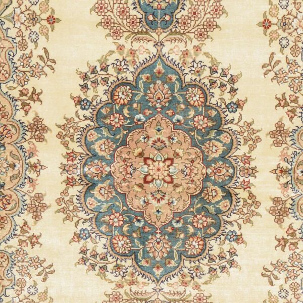 Hereke Oriental Rug 78 × 118 cm, Silk, hand-knotted — view 4