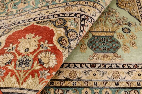 Hereke Oriental Rug 78 × 123 cm, Silk, Multicolor, hand-knotted — view 8