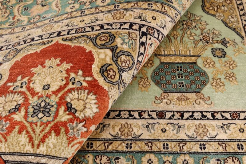 Hereke Oriental Rug 78 × 123 cm, Silk, Multicolor, hand-knotted — view 8