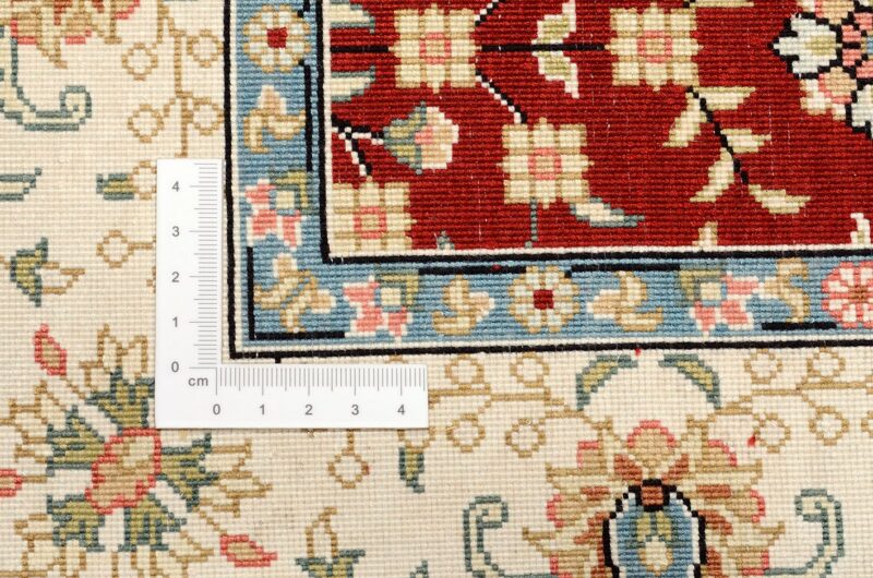 Hereke Oriental Rug 78 × 123 cm, Silk, Red/Orange, hand-knotted — view 3 Hereke Oriental Rug 78 × 123 cm, Silk, Red/Orange, hand-knotted — view 3