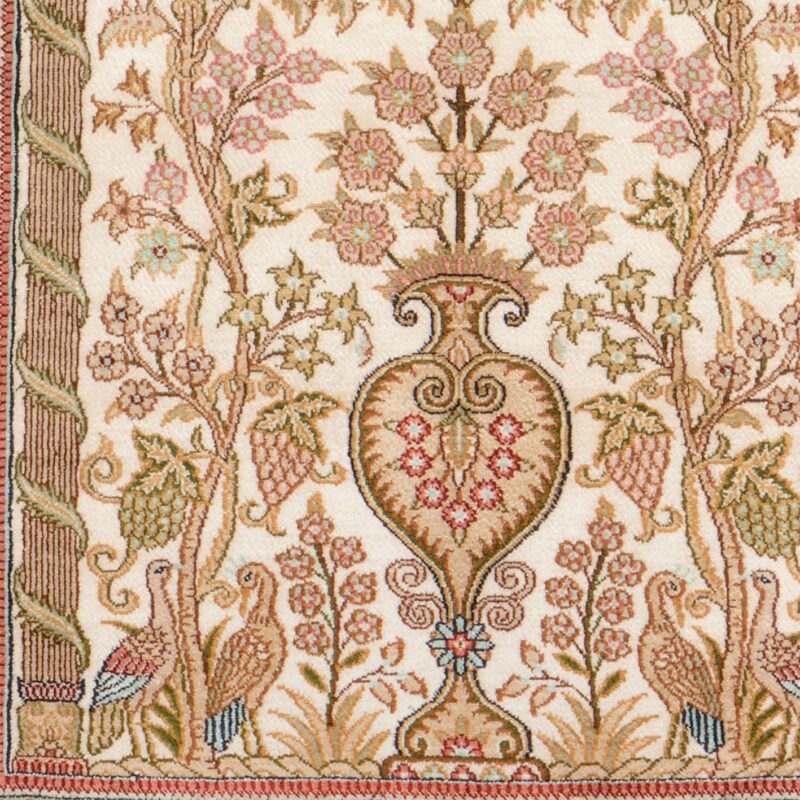 Hereke Oriental Rug 78 × 126 cm, Silk, hand-knotted — view 4