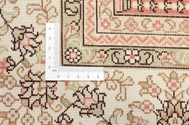 Hereke Oriental Rug 79 × 122 cm, Silk, hand-knotted — view 3